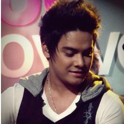 ---▶ @kobarestart Nem todas as palavras do mundo conseguiram dizer o que sinto por vc.. Te Amo ídolo (L ' Since: 04/08/2012  ზ '