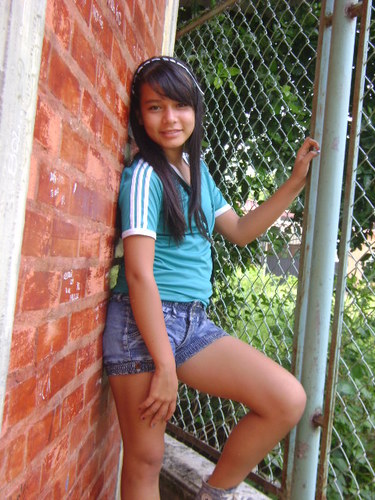 I ♥ One Direction, I ♥ My Bets Friends...! Ï`m Directioner*
Si te cuento De Mi vida Te enamorarias Haci Que Olvidalo o.0