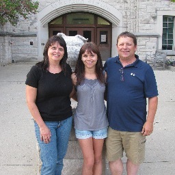 leacjohnson13's profile picture. 