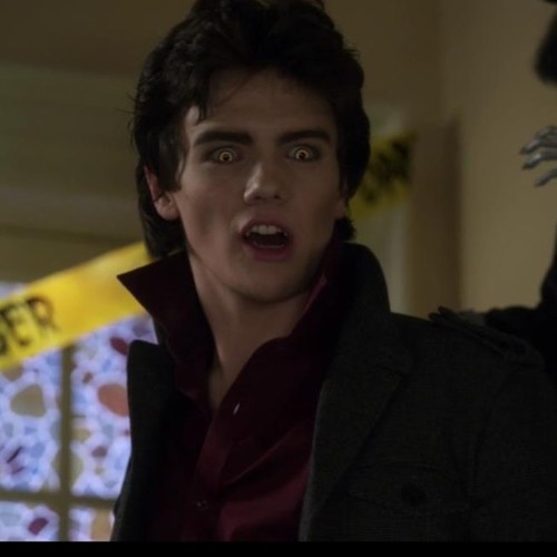I'm Jakeward yes I'm a vampire. I love my light without her life would have no meaning @Rochelle_Dusk and my sister @EricaSwaggQueen (MBV/Dusk RP)