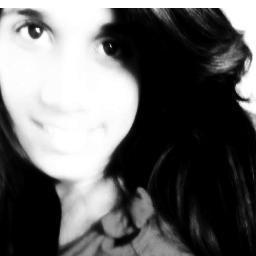 14 anos , magra ,chata , lesa , flamenguista sz , alta , reague s2