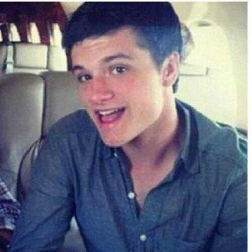 October 12th 1992 was the day where is born the perf' & amazing boy in the world! His name was Joshua Ryan Hutcherson #BiGHutchers Our Goal: Fuck with Josh