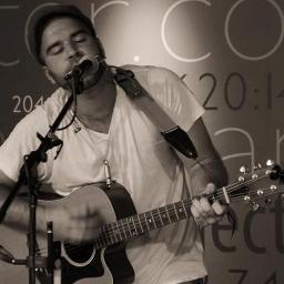 Portsmouth, NH based singer/songwriter/mason, craft beer enjoyer/taco enthusiast/ mmm bourbon