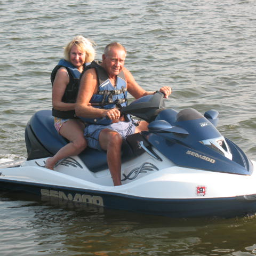 19forus's profile picture. Love the Lord and my hubby and enjoy family more than anything!