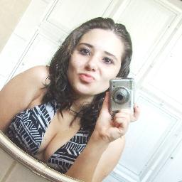 Beatriz Vieira 
 Que saber + ? e só me seguir e add meu msn aki 
  MSN: beatriz.gatinhacomo2@hotmail.com
   me sigaa beatryz_v.5423 @ http://t.co/0fl2hQnweT