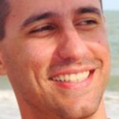 Apaixonado por marketing e esportes e a disposição de ajudar.