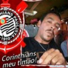 SOU UM CARA MUITO AMIGO GOSTO DE FAZER AMIZADES,E AMO MUITO FAMILIA
