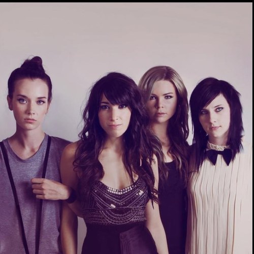 We are an all female pop/rock band! FREE track called 'Surrender' Up now on http://t.co/u5kLAZ97RH