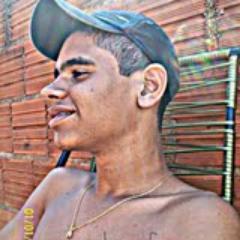 Não viva para que a sua presença seja notada, mas para que a sua falta seja sentida... (Bob Marley)