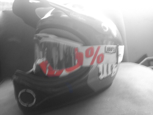 i ride down hill mountain bikes and love fun.... insta is nickderigs and Facebook is nicholasderigs