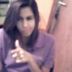 sou uma menina muito ciumento , adoro fazer novas amizade , as vezes sou chata , sou mt chorona , odeio Falsidade , adoro pessoas que se preocupam cmg (: