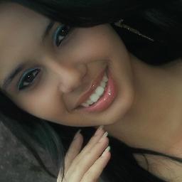 Sou simples como você me vê. Forte como ninguém sabe. E irônico como ninguém percebe. http://t.co/yPJ50DLv Quer mais ? Follow-me.