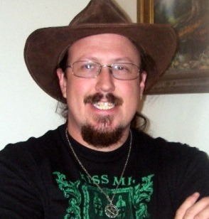 Native Arizonan, Geeky Whovian, who loves to travel