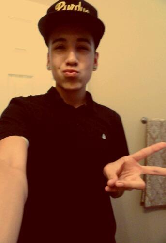 16, Gemini | Follow & I'll follow back.
