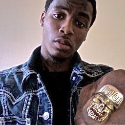 20,Single mention for a follow back... #HIPPIENATION Getting money bags #UFO