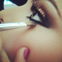 Life Is Short, There Is No Time To Leave Important Words Unsaid. Lover of Make-up and all things Fab. Kiwi-Zimbo.