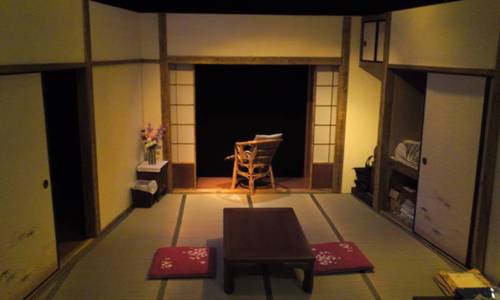 札幌の劇団「劇団亜魂-アジアンハーツ-」代表の忠海です。劇団では作・演出、舞台装置などを担当。
装置製作、小道具製作、舞台監督の依頼、承ります。依頼はDMかメールasian.hearts0802@gmail.comまで。