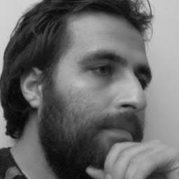 شعری که غم را به سخره می گیرد منم