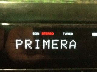 Radio Primera, voor reacties 06 39 39 35 45.