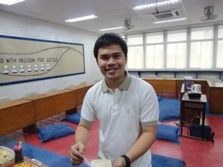 walang_imik's profile picture. Let's walk and talk for hours.