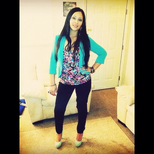 Some ppl say im something like the shii! ♥follow me♥
Instagram @iamsidity