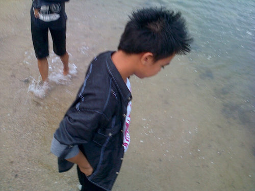 Hati gue masih kosong, sama kayak bio gue. -_- #emaap