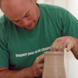 A Potter based in Nth Devon, Producing bespoke one-off pieces. Ranging from Vases, bowls,and cider beakers, To Pendant light shades and Bespoke Bathroom sinks.