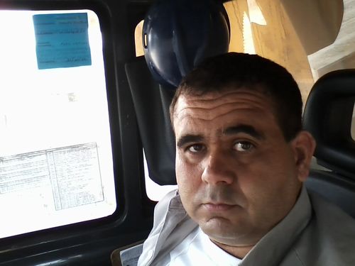 SOU  TRANQUILO,  ADORO  PESCARIA, TENHO  UMA VIDA PACATA,  AMO MEU  EMPREGO, GOSTO  DO  MEU TRABALHO, SOU  CRISTÃO, E  GOSTO  DE  POLITICA  E  EDUCAÇÃO.