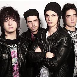 Só a música nos define. DOOM FREAK É: @Df_Piruka @KeferaWinkler # df_gabe @Lpietrowski e @Sen_Df