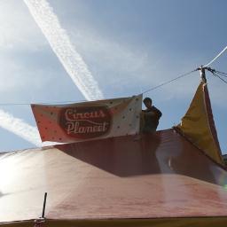 Circusplaneet's profile picture. Circusplaneet, het Gentse circusatelier, geeft al 15 jaar lang lessen en workshops aan kinderen en jongeren. Iedereen met circuskriebels is welkom bij ons!