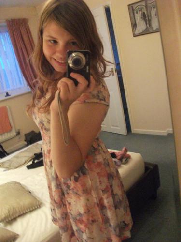 right, i'm officially a geek, got my braces, glasses and a massive lisp! Oh great
Follow me and i'll follow you! xx