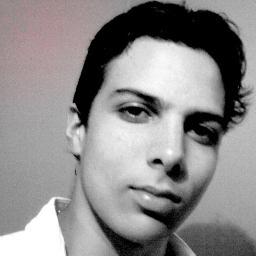 Bem humorado, crítico e sarcástico...
Corinthiano apaixonado e estudante de Direito, gosto de papos inteligentes e muito, mais muito de humor...