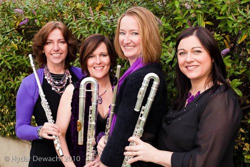 Festive Flutes specialise in concerts and educational workshops renowned for their excellent musicianship and unique presentation.