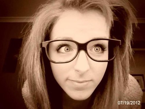 carysjones13's profile picture. 