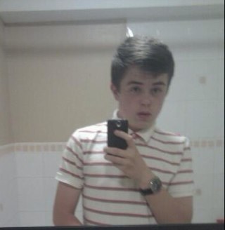 Follow my beautiful girlfriend @amy97xo the only person i'd give up xbox for ;D not