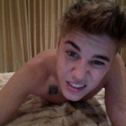 ola soy nueva aqui y nose mucho de twitter pero kiero aprender haci k tengame pasiencia ha porsia soy 100% belieber y 99% direccioner espero caerles bn eso chau