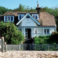 Your vintage seaside ‘at home’ to stay, prep, wed, celebrate and honeymoon at The Beacon House on Whitstable Beach! Exclusively yours. Instagram: @seabeaconkent