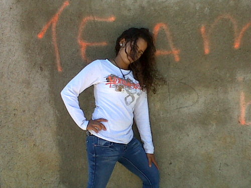 Hola soy una xika estupenda,xalekieadora,kari#osa..y kon un buen futuroo.. Soy bailarinade breack dance :) sesiones de fothoo los kiero:*
