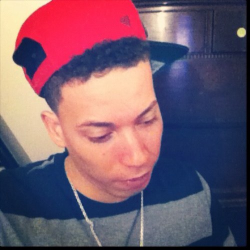 !!  Yu got a #tongue ring but don't give head -__-#Proud to be #Dominican••#Teamunique.