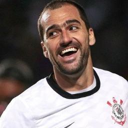 Homem temente a Deus e fanático pelo Corinthians.