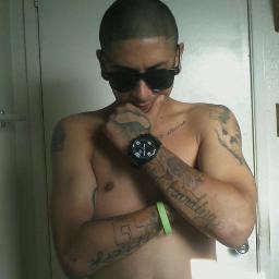 im 22/ a skateboarder/ iwork hard party harder / #HnH #NewLove are the families irep til death get at me! lol