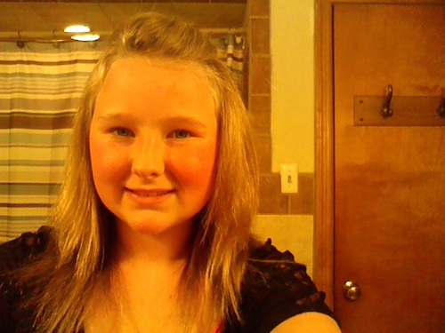 i love 1D ,harry styles is handsome, awesome, sweet and my fave and i love cody simpson and i love Emblem 3 + if u follow i follow back