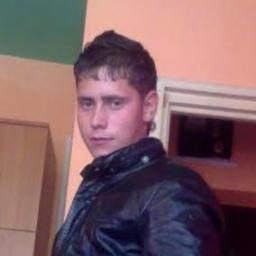 Estudiante de Ingeniería Industrial, me gusta mucho escribir canciones. SIGANME.