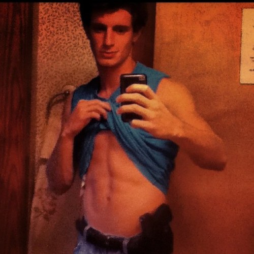 18, follow me on instagram i follow back!