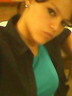 POR FORA A MENINA QUE MUITOS JULGAM...
POR DENTRO A MULHER QUE POUCOS CONHECEM...