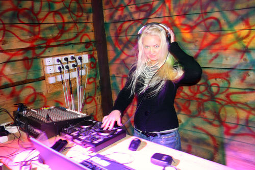 kitten_tonita's profile picture. Очень люблю кошек и всё магическое и мистическое.Тёплые ночи и звёздное небо....