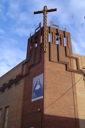 El Colegio SAGRADO CORAZÓN es un Centro Educativo Privado Concertado, creado y dirigido por las RR. Hijas de Mª Madre de la Iglesia.