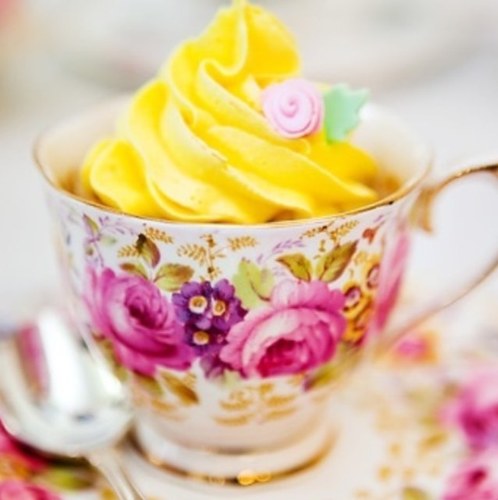Bespoke event creation, from vintage crockery hire to decadent dessert tables. Follow my owner @KTnally on twitter !
