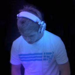 DJ Electro House and Commercial House.