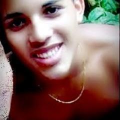 Tem que lutar, não se abater, só se entregar a quem te merecer   ♪♪